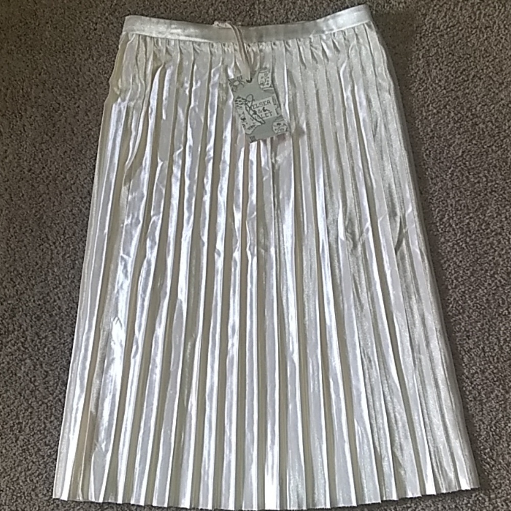 Champagne pleated pencil skirt